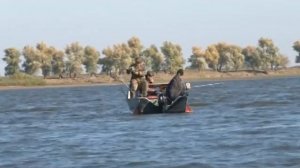 Рыбалка в Астрахани. Ловля cудака в отвес на рыболовной базе "Верхнелебяжье fish resort"