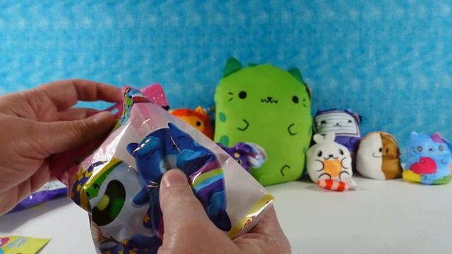 Cows vs Aliens Cats vs Pickles & More Surprise Box Opening | PSToyReviews смотреть онлайн