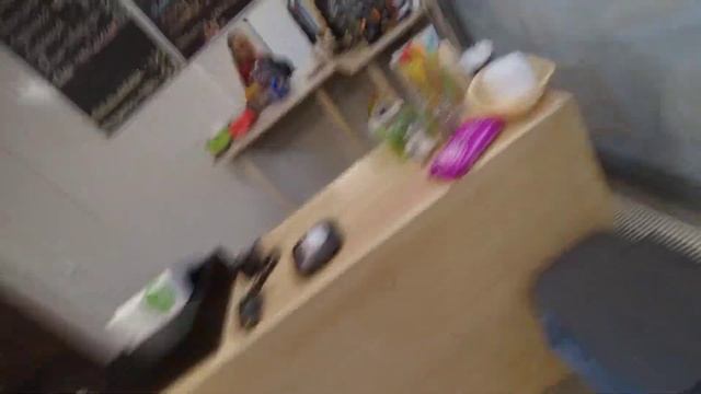 Не подскажите как пройти сквозь стену? СПРАШИВАЮ ПРОХОЖИХ смотреть онлайн