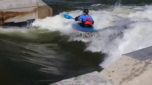 Boise River Whitewater Park Surf Kayak смотреть онлайн