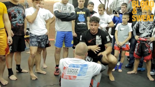Фрэнк Мир. Рычаг колена из хафгарда Frank Mir. Kneebar from halfguard смотреть онлайн