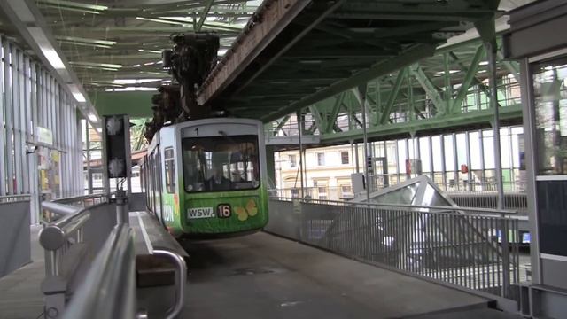 Wuppertal Schwebebahn, Germany - 21st November, 2012 смотреть онлайн