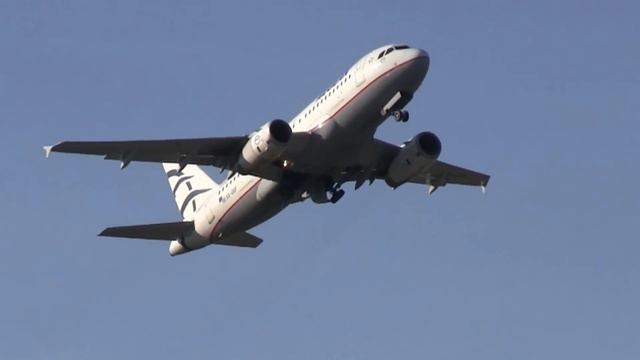 Düsseldorf International Airport 16.01.2012 / airplanepix.de смотреть онлайн
