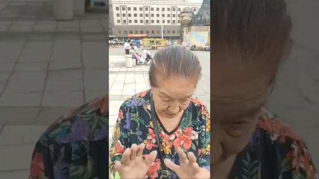 АПАШКА ГОВОРИТ, ЧТО У МОЛОДЫХ ЛЮДЕЙ НЕТ ДЕНЕГ ХОРОНИТЬ СТАРИКОВ смотреть онлайн