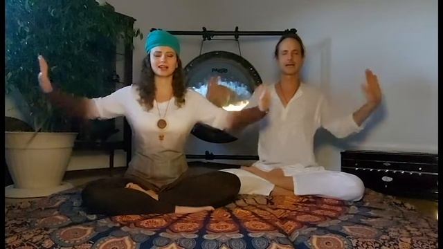 Sat Kar Tar Herzöffnungsmeditation смотреть онлайн