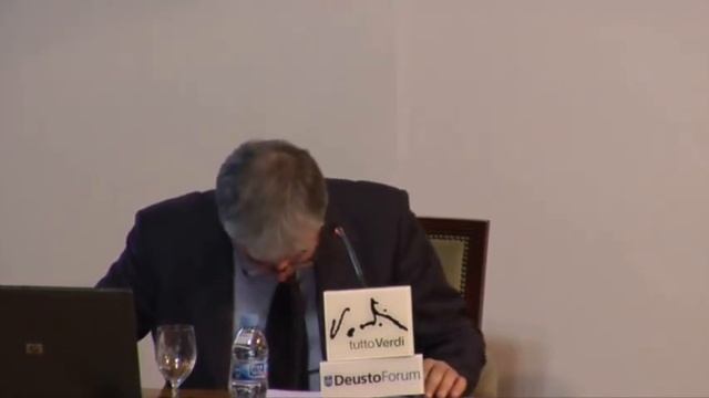 DeustoForum. "Verdi: pasado, presente y futuro". Dinko Fabris смотреть онлайн
