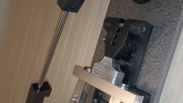 Заточной станок "Протон 3" (точилка) с двумя зажимами для ножа и поворотным механизмом смотреть онлайн