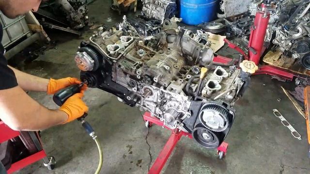 Subaru Engine Rebuild (EJ255) Part 1 смотреть онлайн