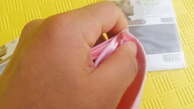 Белый кот мини варежка для лица Smart Microfiber System Швеция смотреть онлайн