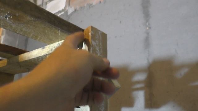 Штукатурю стены! Козел из поддона!