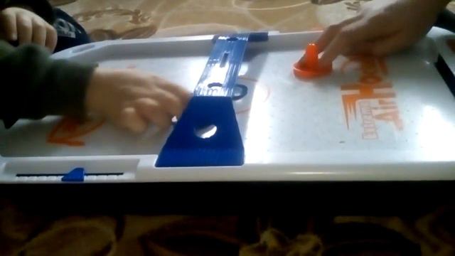 Анонимусы ! Сегодня мы играем аэро хоккей смотреть онлайн