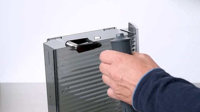 JURA E8 - Changing the filter смотреть онлайн
