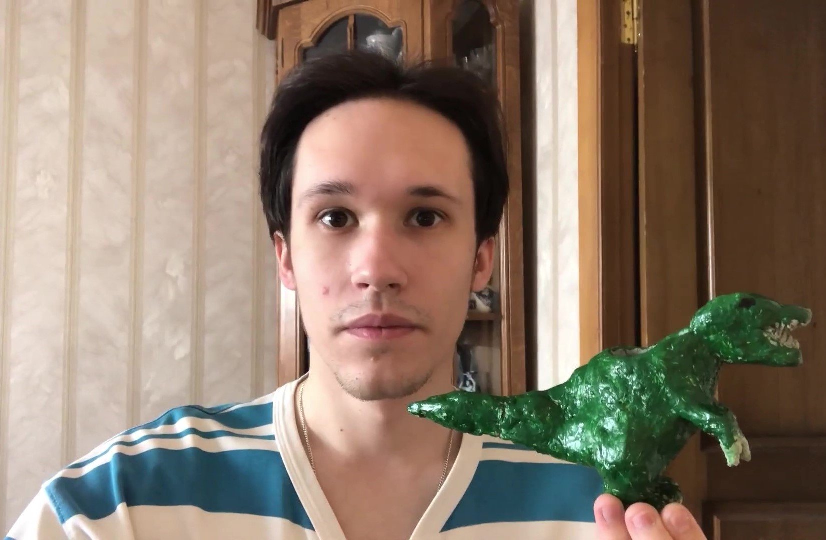 Самый знаменитый древний ящер: леплю из глины тираннозавра смотреть онлайн