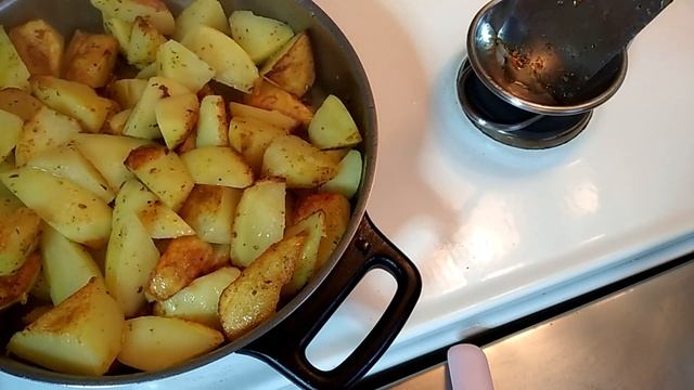 Вот такая жареная картошка по - деревенски ! смотреть онлайн