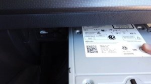 Removing CD-changer / headunit / SD drive in Audi, VW, Seat, Skoda