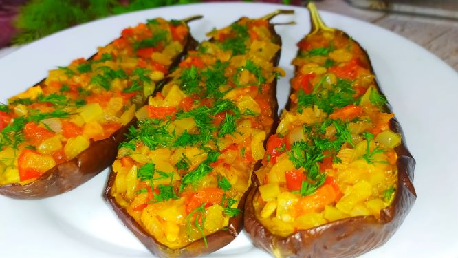 Вкуснейшие ЛОДОЧКИ из БАКЛАЖАНОВ фаршированные овощами. В ДУХОВКЕ! смотреть онлайн