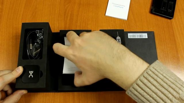 YotaPhone - уникальный русский смартфон от компании Yota. ( Часть 1. Распаковка. ) смотреть онлайн