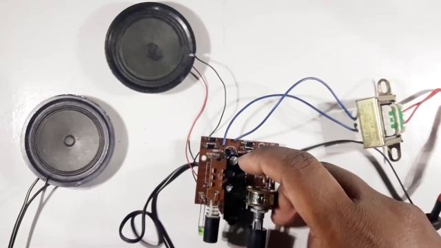 9/12V Amplifier | TDA2822 смотреть онлайн