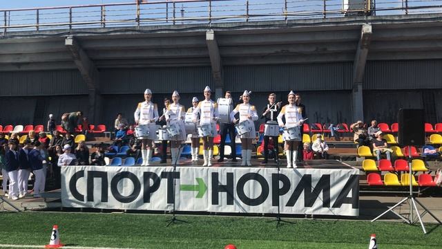 Сводный ансамбль барабанщиков на в спортивно-художественном мероприятии «Разбуди Город» смотреть онлайн