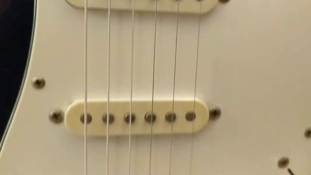 rare guitar alert 93' made in mexico squier stratocaster by fender смотреть онлайн