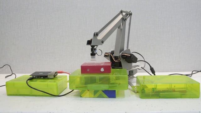 Raspberry Pi as Robot Arm Controller with 3D Gesture Shield смотреть онлайн