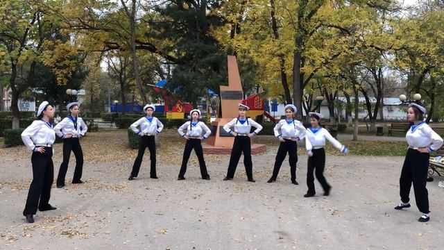 Хореографический коллектив «ВИКТОРИЯ» танец «Яблочко» смотреть онлайн