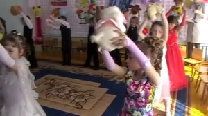 Композиция "Прощание с игрушками", выпускной - 2014