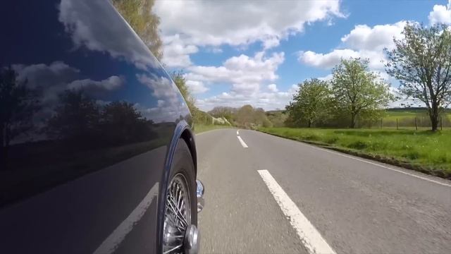 How Jag Made A Humble Saloon Quicker Than Most Sports Cars - Jaguar MK2 смотреть онлайн