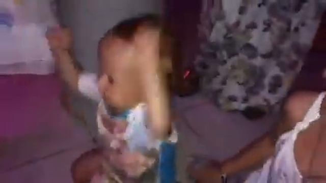 Танец маленьких утят- Ване 1 год смотреть онлайн