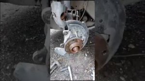 замена тормозного диска, и накладок, лада ларгус !