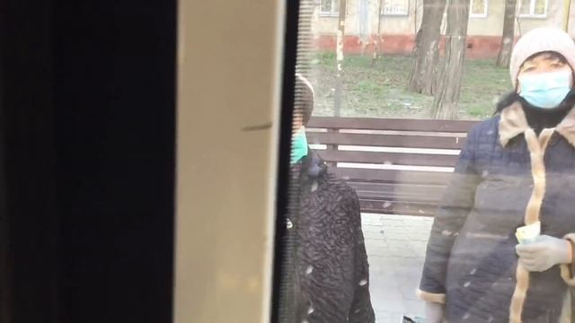 По справке и паспорту. Как мариупольцы добирались на работу смотреть онлайн