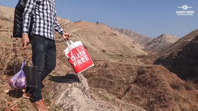 АРУСЕ КИ САНГ ШУД ИНА БИНЕН МУЬЧИЗАИ АЛЛОХ ГИРЯМ ОМАД смотреть онлайн