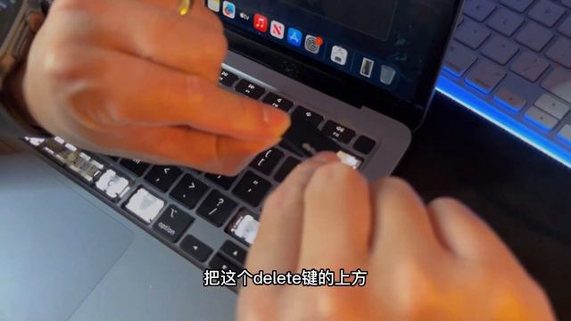 2023年如何让二手MacBook Air焕发青春 | 苹果电脑键帽拆卸-安装-清洁教程 | Remove and Clean Keyboard on MacBook смотреть онлайн