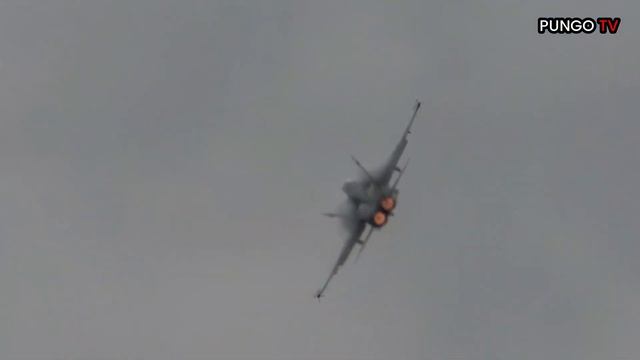 F-18 Super Hornet Fighter Jet Pilot Performs Insane Maneuvers by Turning 360 Degrees смотреть онлайн