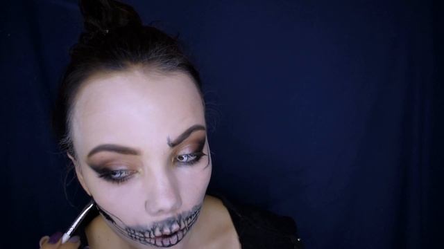 HALLOWEEN SKULL makeup tutorial/ Макияж на ХЭЛЛОУИН ЧЕРЕП смотреть онлайн