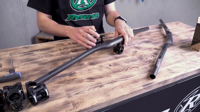 Reverse Components Black One D-2 Stem | First Look | How To Instal смотреть онлайн