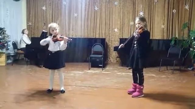 Как я играю на скрипка 🎻 с моей однокласницай😊
