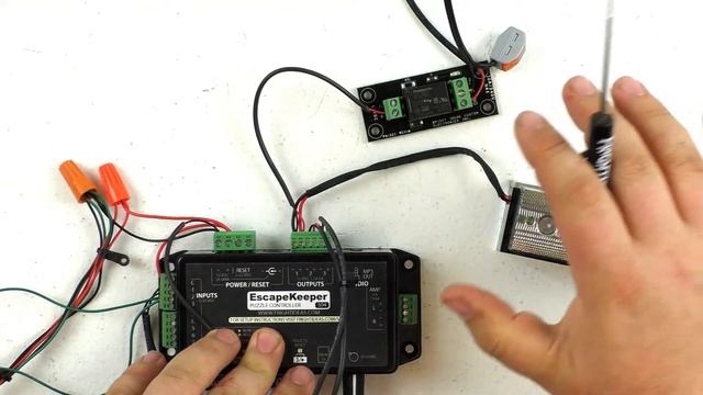 High Security Escape Room Laser Grid Puzzle Kit смотреть онлайн