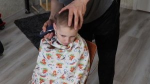 Мужская стрижка машинкой с переходом дома для начинающих