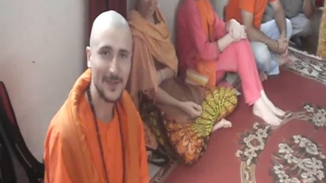 10 Передача Авадхута Гиты в ашраме Пайлота Бабаджи в Непале смотреть онлайн