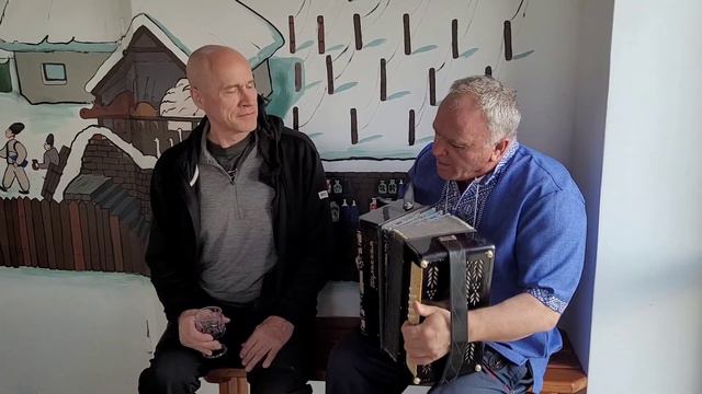 Janush from Helsinki learning moldovan and russian Songs in Transnistria🥳🙂 смотреть онлайн