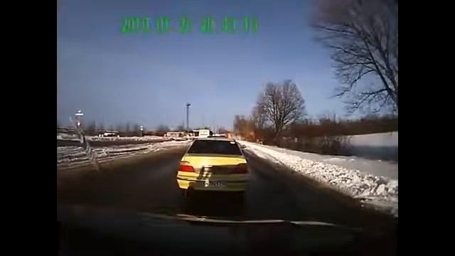 Record from DVR incident with the bus at Ukrainian checkpoint around Volonvakha смотреть онлайн