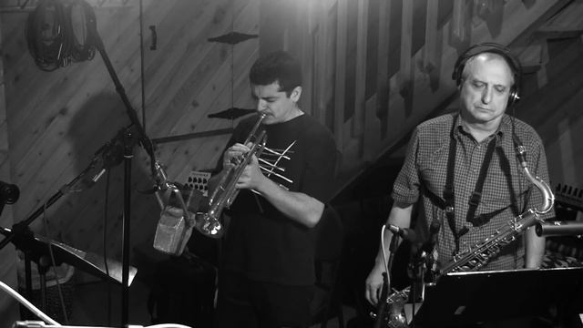 You don't know what love is (Gene De Paul)/Mariano Loiacono Quintet смотреть онлайн