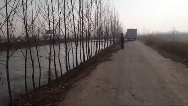 Fargona kanalida CHO'KIB ketgan ABDULAZIZ Topilmadi Qidiruv QUTQARUV ishlari davom ETMOQDA смотреть онлайн