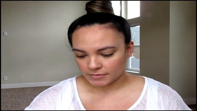 First Impression: Garnier Anti-Dark Circle Eye Roller AND Fast, Easy Full Face Makeup! смотреть онлайн