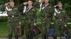 Солдаты!!!И вот стаю я на плацу!