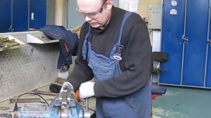 Режем сталь или обучение работе с БОЛГАРКОЙ !!!