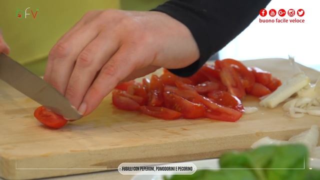 FUSILLI CON PEPERONI POMODORINI PECORINO - Buono Facile Veloce смотреть онлайн