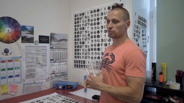 Покажем процесс изготовления объемных наклеек из смолы смотреть онлайн