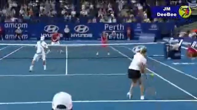 Novak Djokovic SCARES Alicia Molik after an AMAZING rally! смотреть онлайн